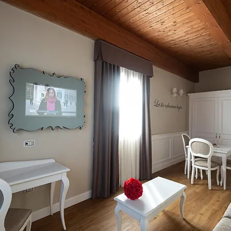 Aparthotel & Liola' *